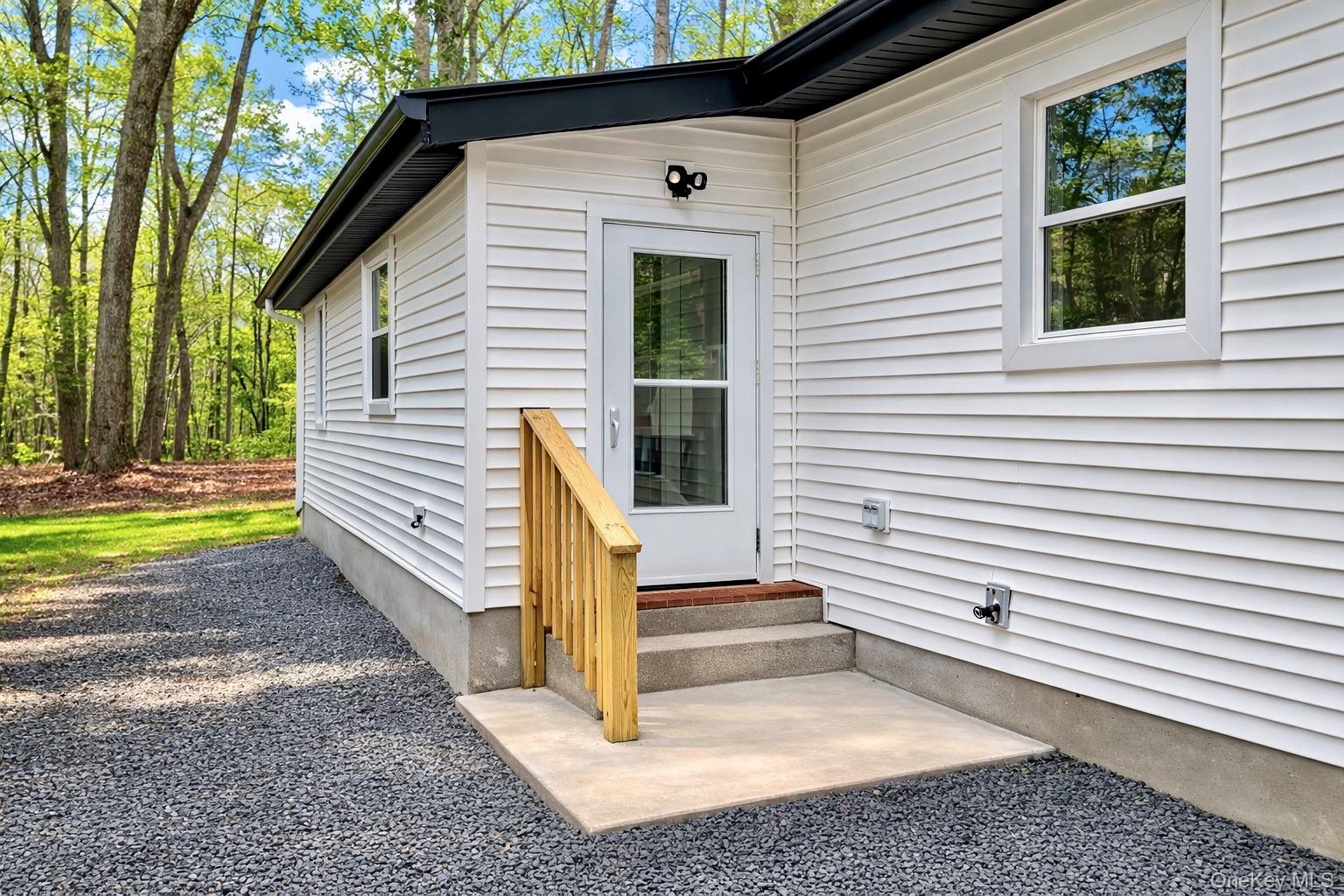 548 Dosen Road Middletown, NY 10940 - Photo 5 of 41 Property entrance
