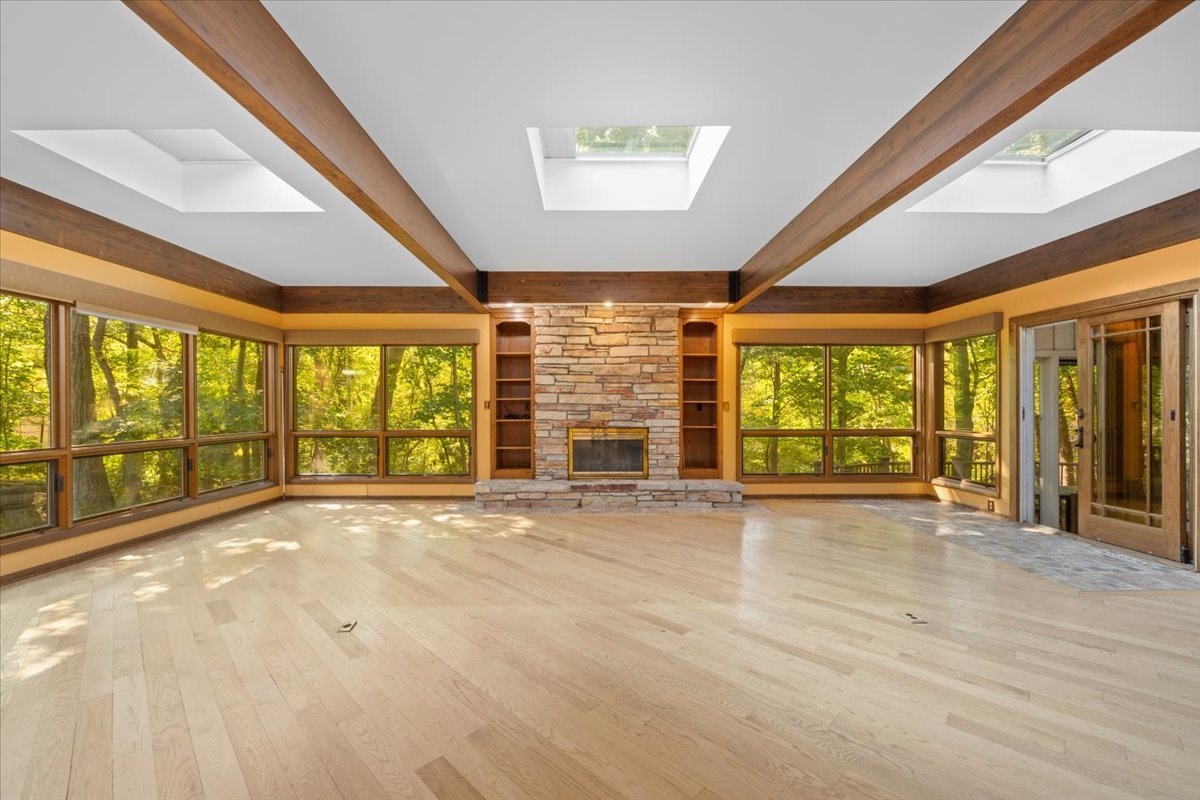 5N380 Ronsu Lane St. Charles, IL 60175 - Photo 18 of 48 a view of an empty room with a window