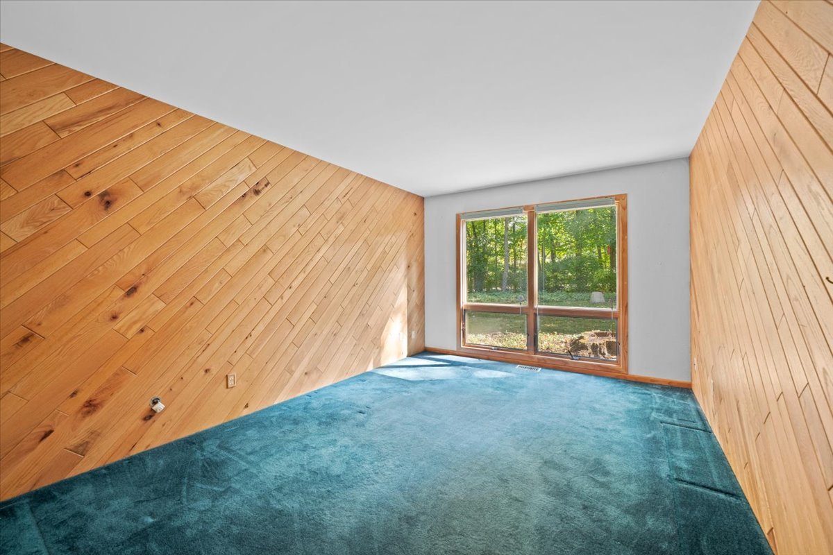 5N380 Ronsu Lane St. Charles, IL 60175 - Photo 23 of 48 a view of an empty room with a window