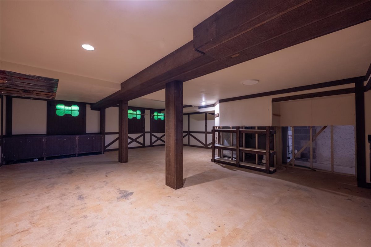 5N380 Ronsu Lane St. Charles, IL 60175 - Photo 35 of 48 an empty room with windows