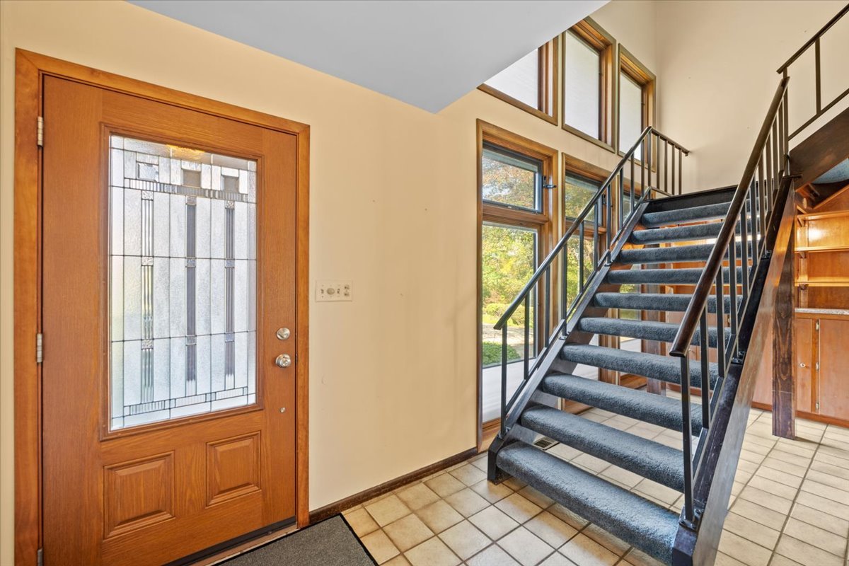 5N380 Ronsu Lane St. Charles, IL 60175 - Photo 5 of 48 a view of an entryway with staircase
