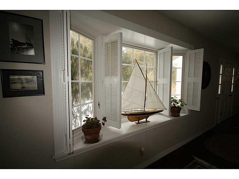 2 Maddocks Road Southport, ME 04576 - Photo 10 of 26 Hallway.
