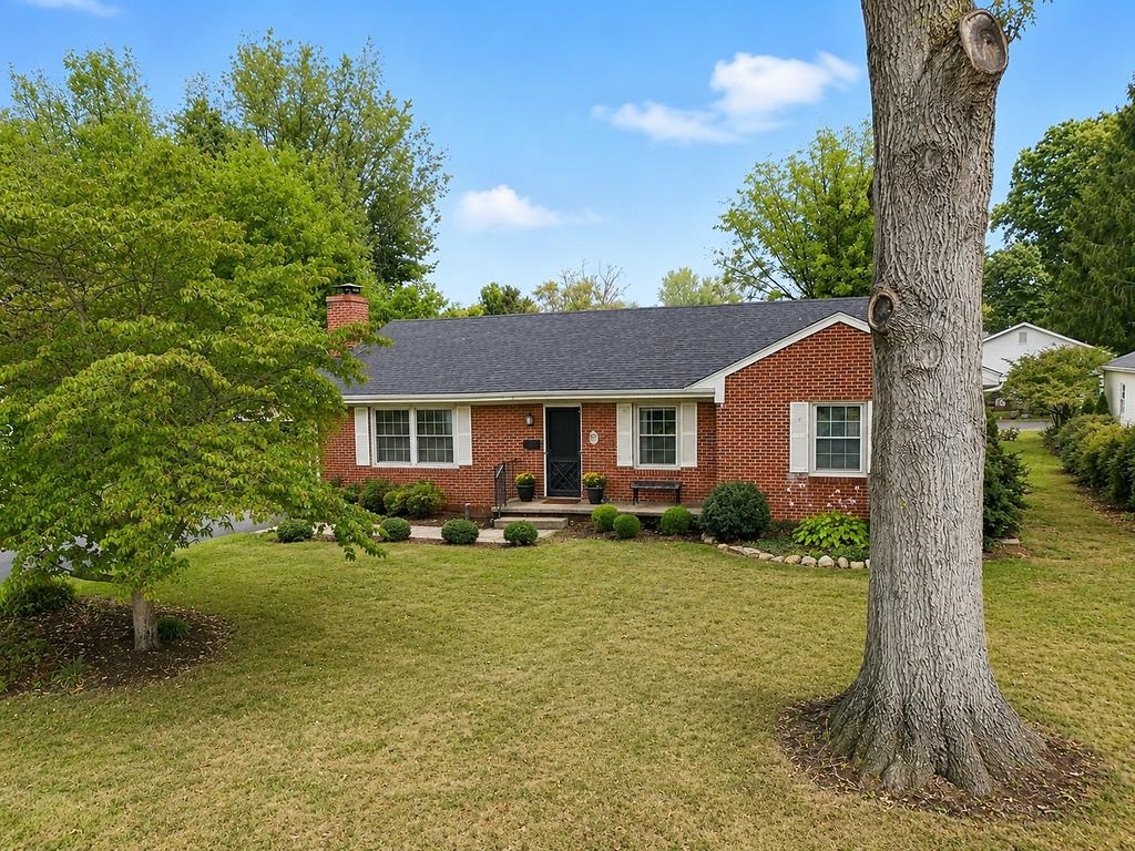 219 Robin Road Waynesboro, VA 22980 - Photo 36 of 39 Gallery Image 36