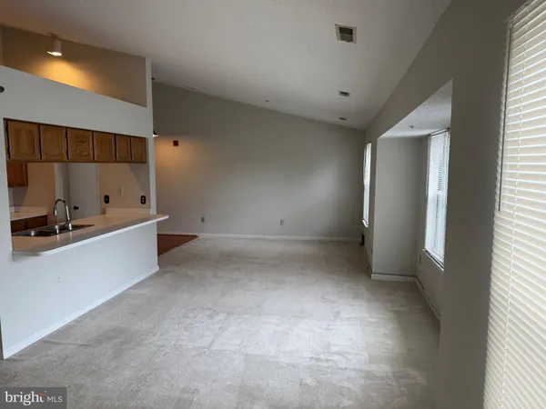 $1,900 | 2600 Camelback Lane, Unit 9, Silver Spring, MD 20906