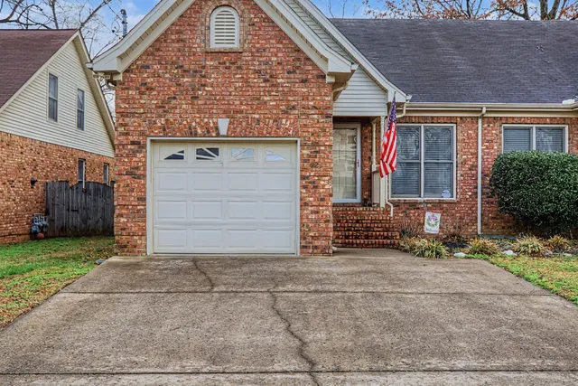 $299,999 | 824 North Maple Street, Murfreesboro, TN 37130