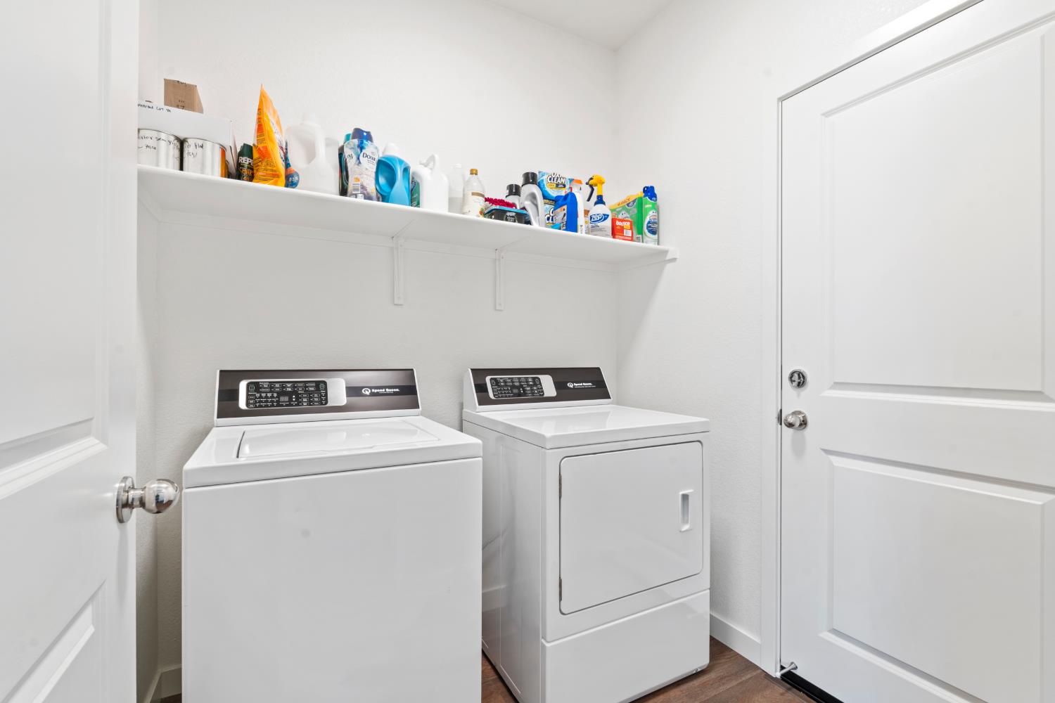5713 Natalie Way Keyes, CA 95328 - Photo 23 of 30 a utility room with dryer and washer