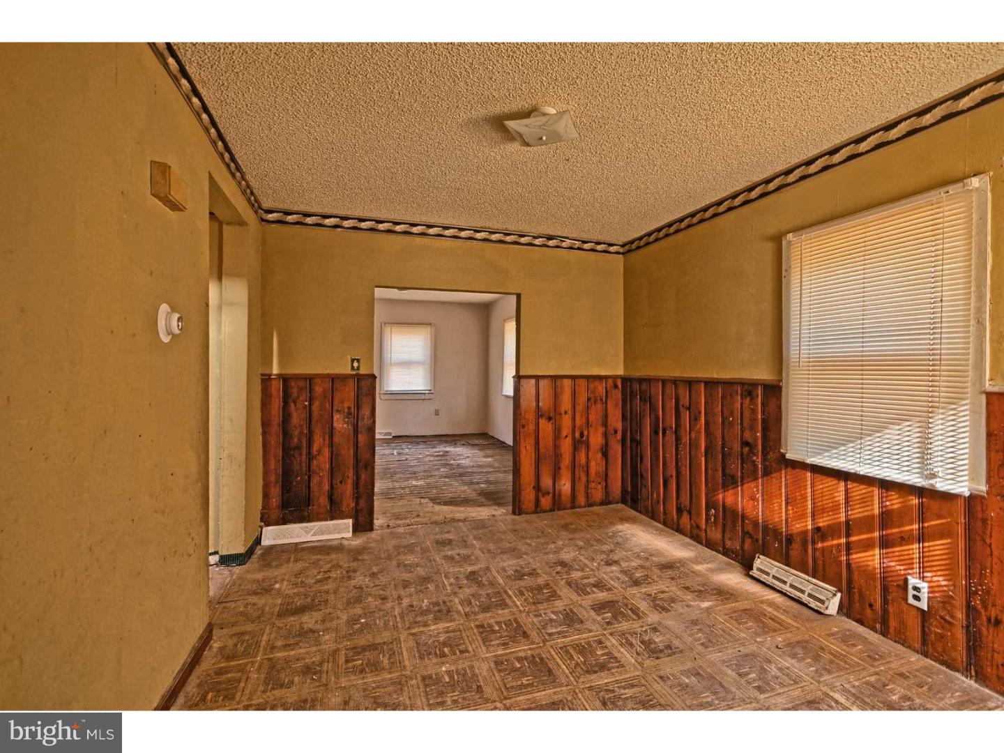 859 Tanyard Road Deptford, NJ 08096 - Photo 4 of 8 Gallery Image 4