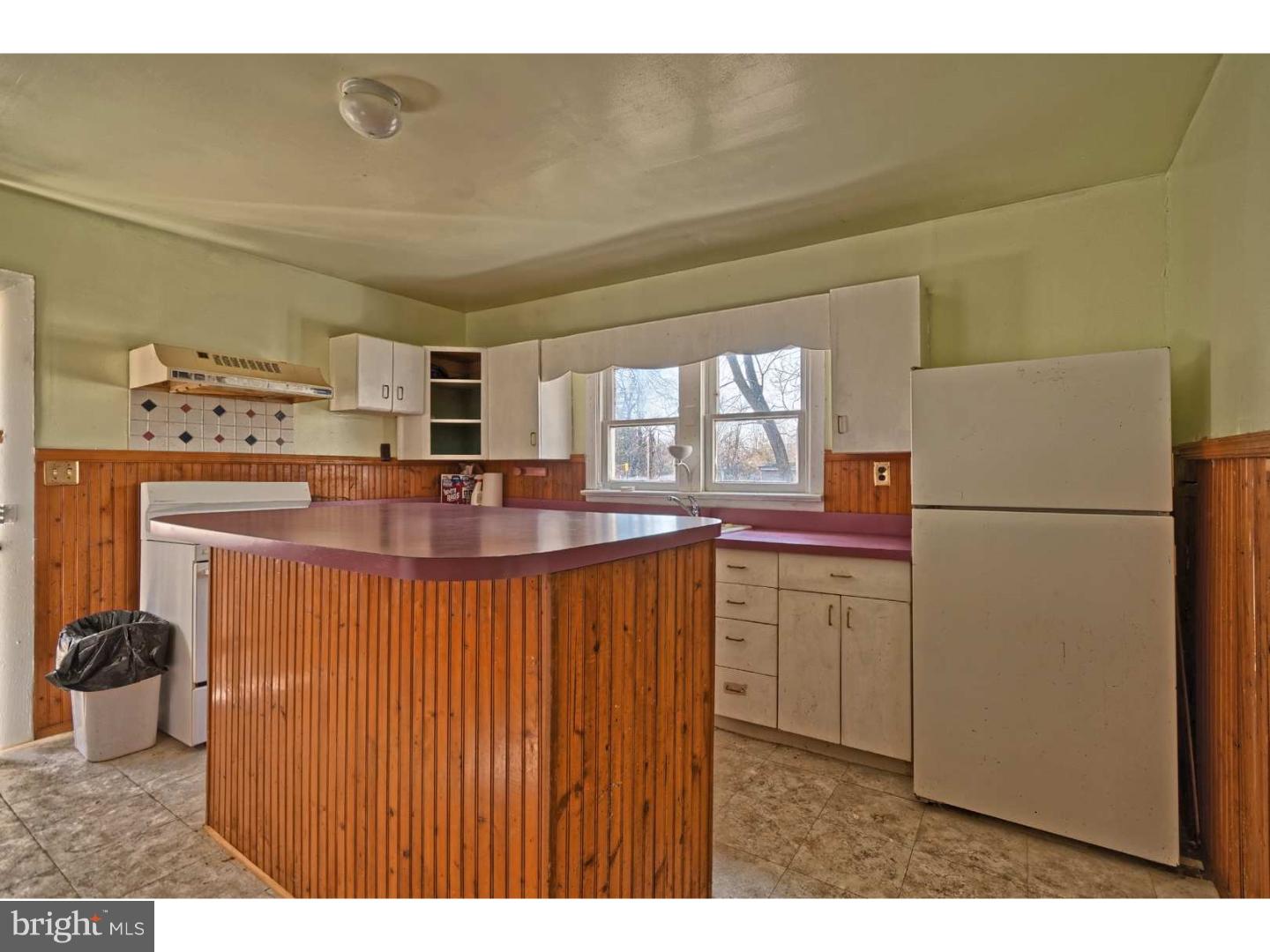 859 Tanyard Road Deptford, NJ 08096 - Photo 6 of 8 Gallery Image 6