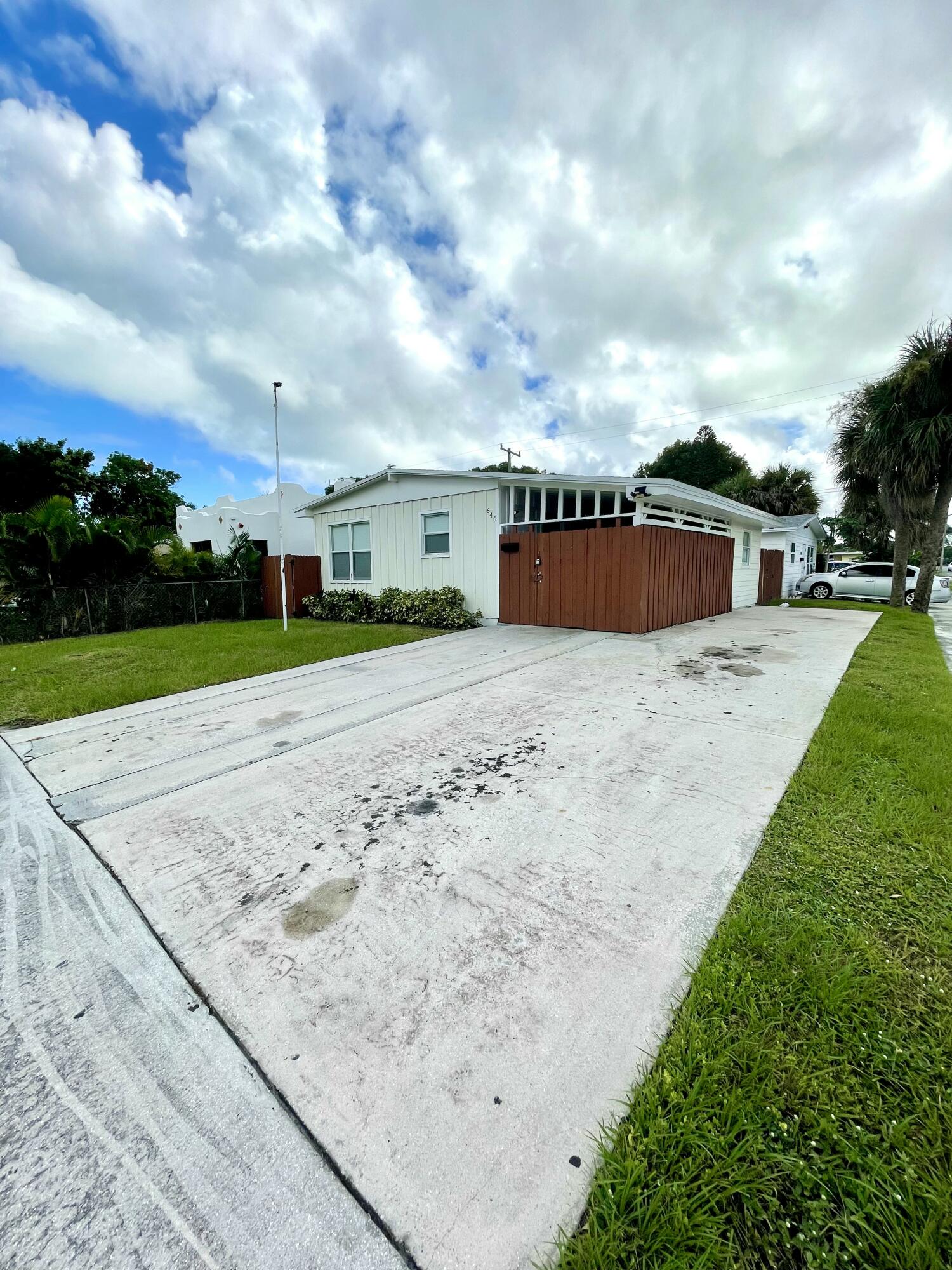 640 54th Street, Unit A West Palm Beach, FL 33407 - Photo 2 of 13 a view of a terrace