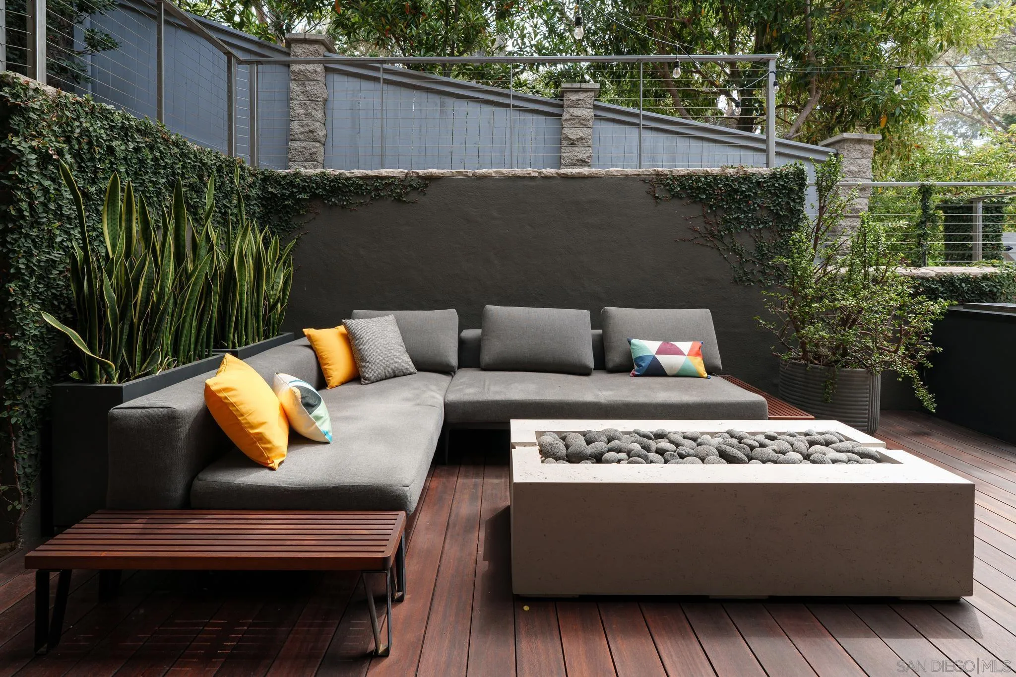 404 Pine Needles Drive Del Mar, CA 92014 - Photo 50 of 71 a view of sitting area with furniture