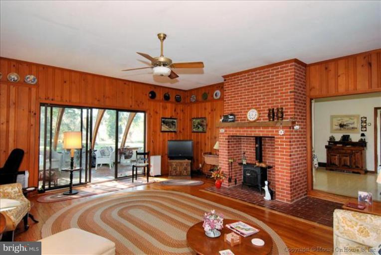 6906 Hunting Creek Road Hurlock, MD 21643 - Photo 25 of 27 Family Room #3
