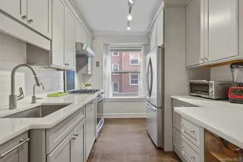 $375,000 | 250 Bronxville Road, Unit 2G, Bronxville, NY 10708