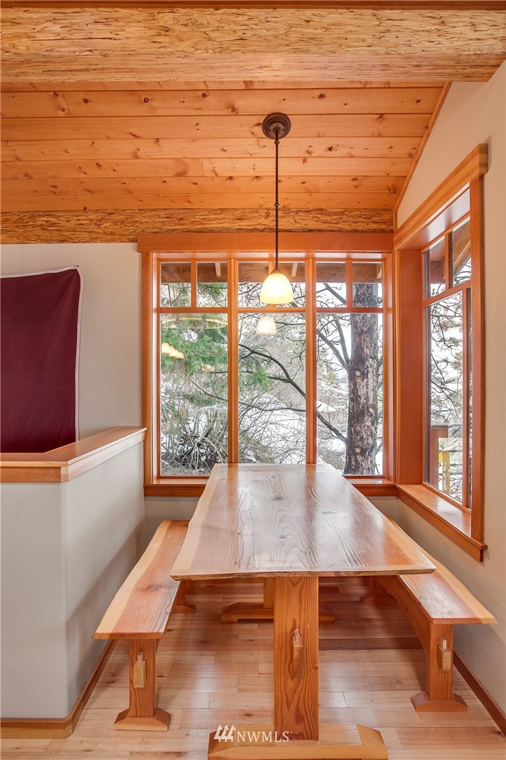 19540 South Lakeshore Road Chelan, WA 98816 - Photo 16 of 24 Gallery Image 16