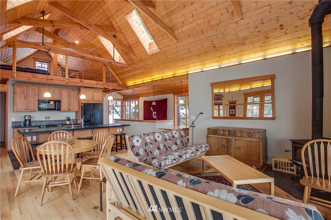 19540 South Lakeshore Road Chelan, WA 98816 - Photo 19 of 24 Gallery Image 19
