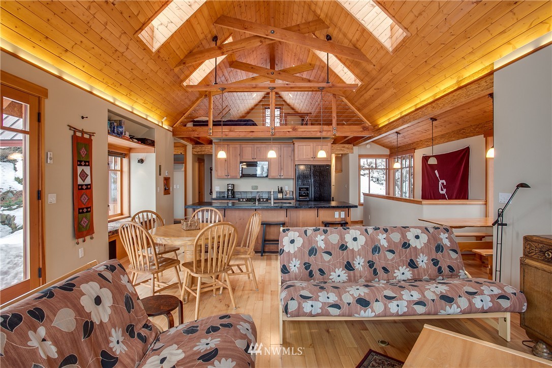 19540 South Lakeshore Road Chelan, WA 98816 - Photo 20 of 24 Gallery Image 20