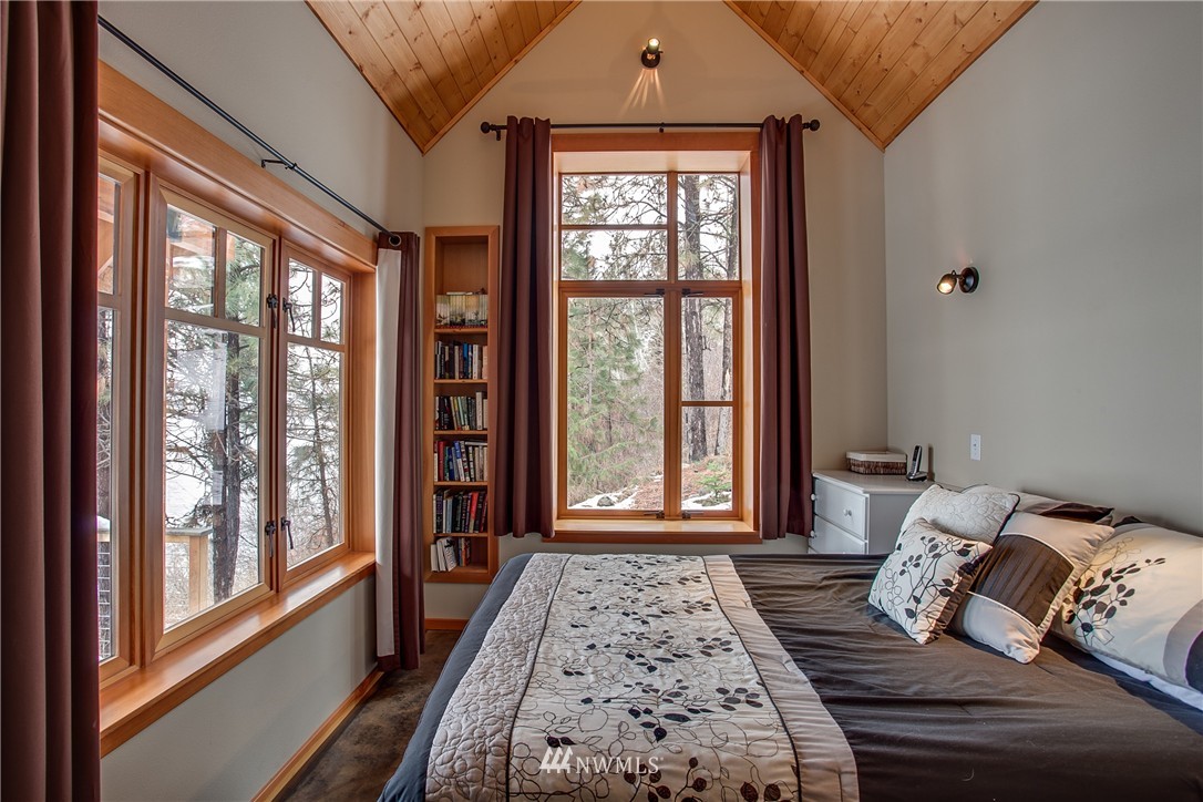 19540 South Lakeshore Road Chelan, WA 98816 - Photo 21 of 24 Gallery Image 21