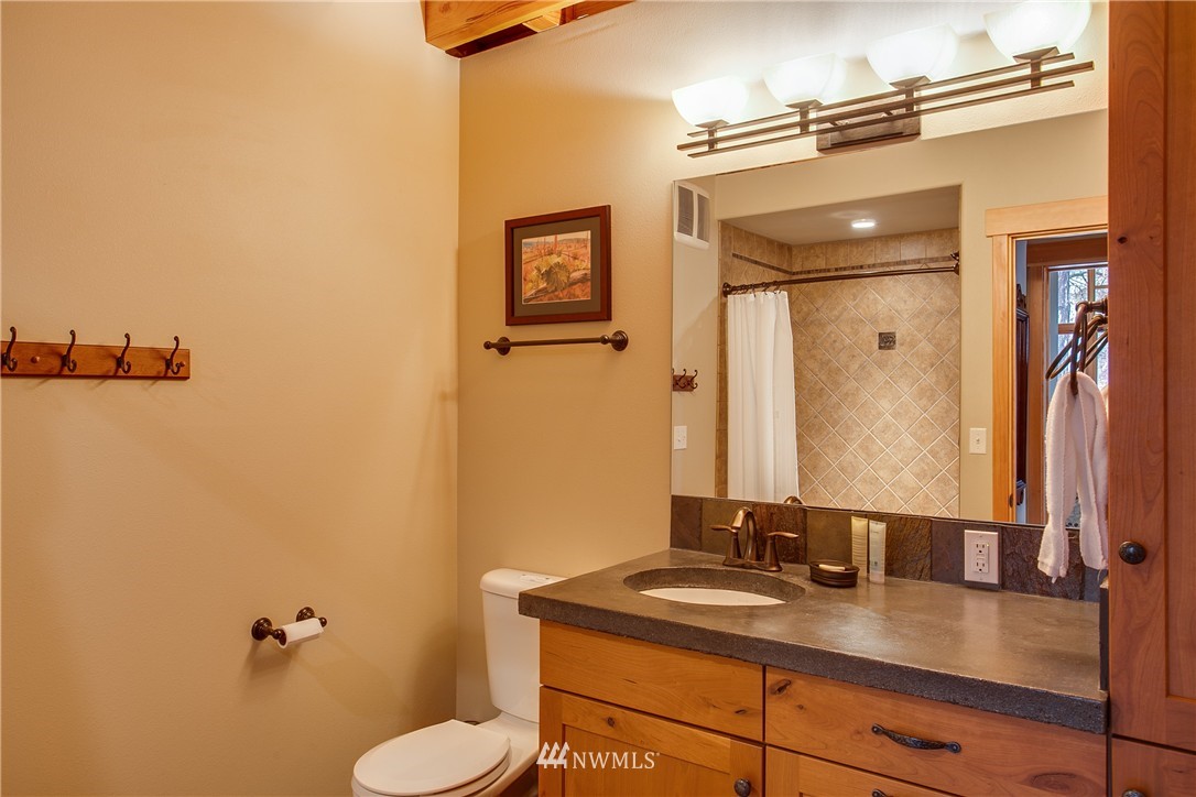 19540 South Lakeshore Road Chelan, WA 98816 - Photo 22 of 24 Gallery Image 22