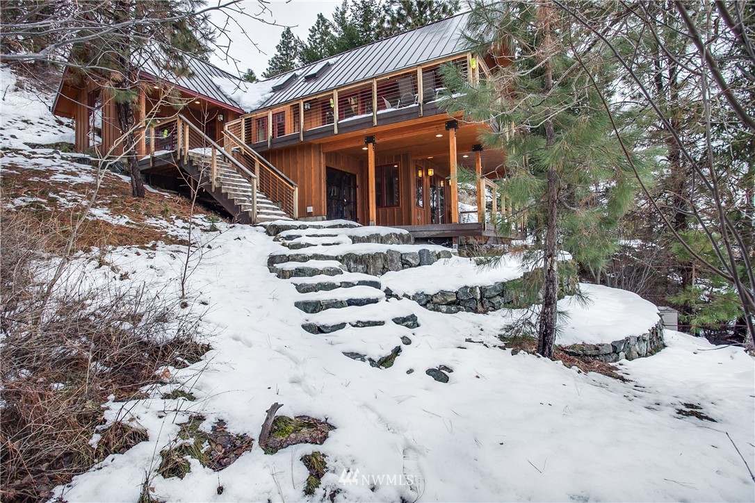 19540 South Lakeshore Road Chelan, WA 98816 - Photo 4 of 24 Gallery Image 4