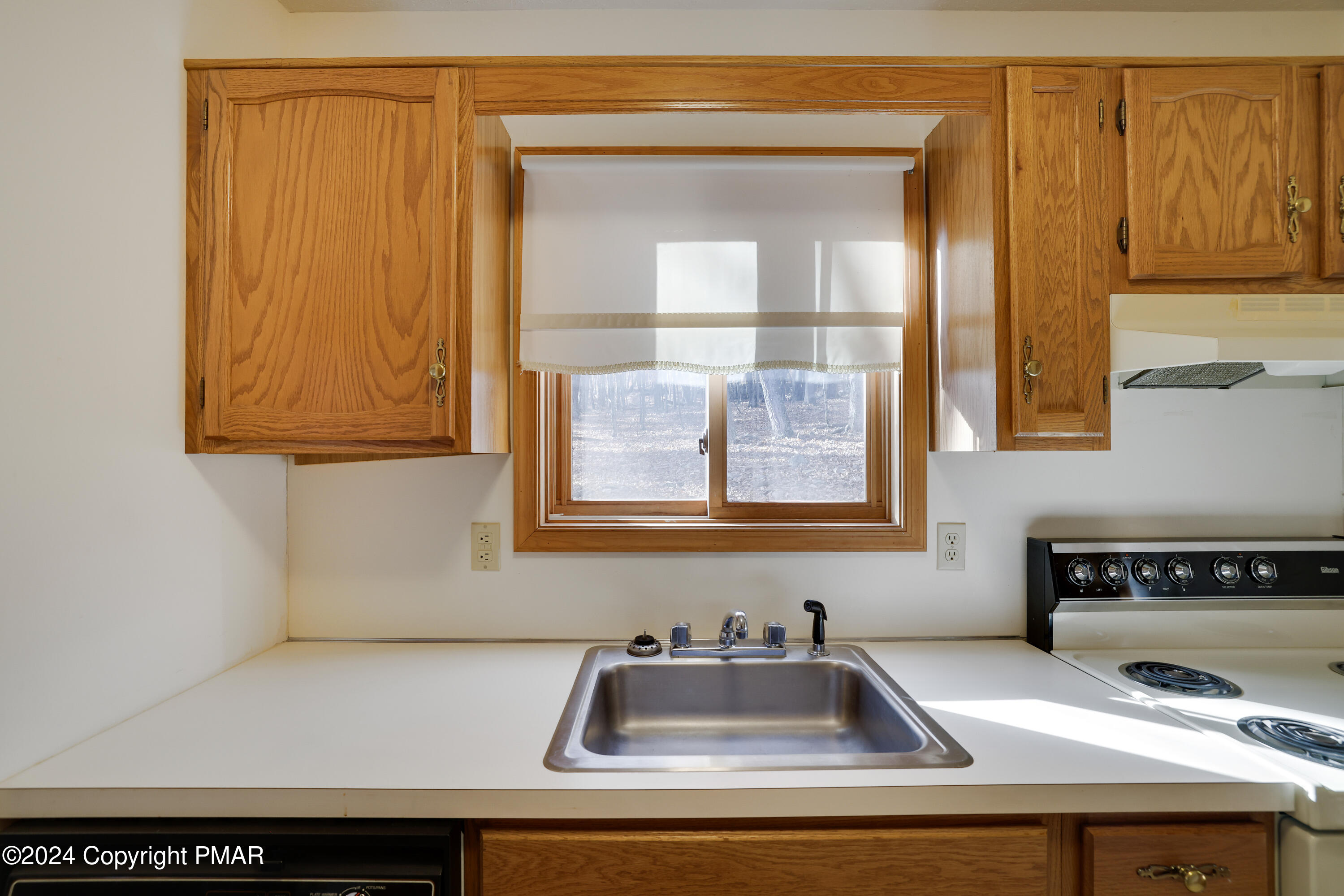 2104 Scarborough Way Bushkill, PA 18324 - Photo 11 of 31 RBR53605