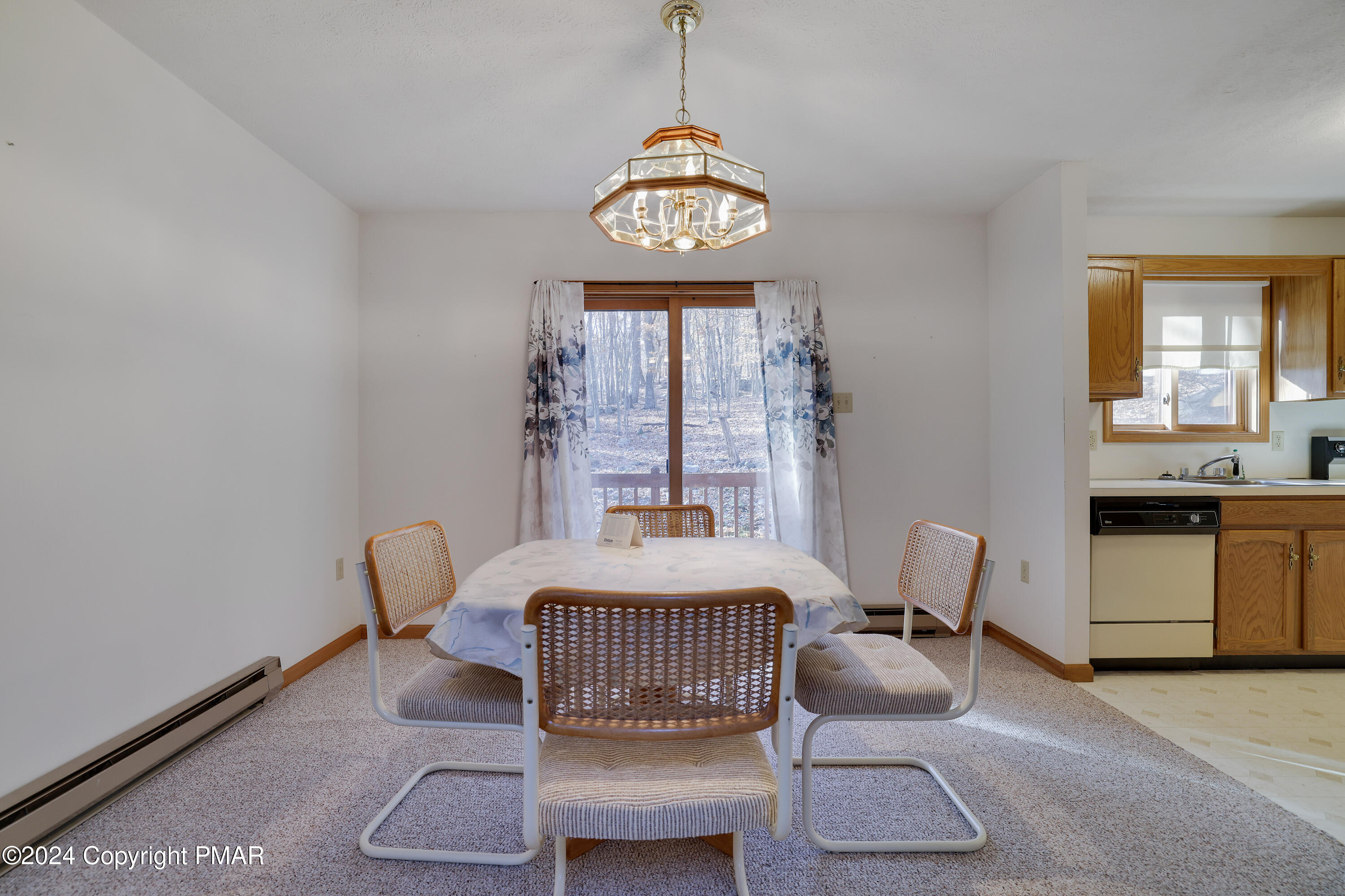 2104 Scarborough Way Bushkill, PA 18324 - Photo 4 of 31 RBR53585