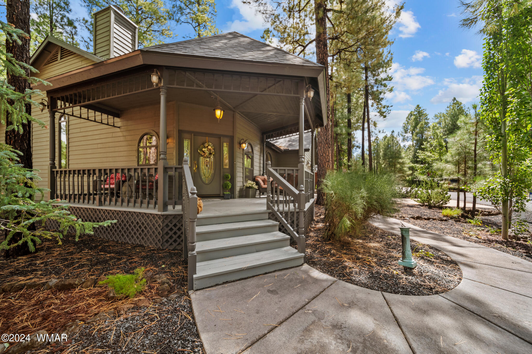 2595 Timber Ridge Lane Pinetop, AZ 85935 - Photo 27 of 77 Front Deck