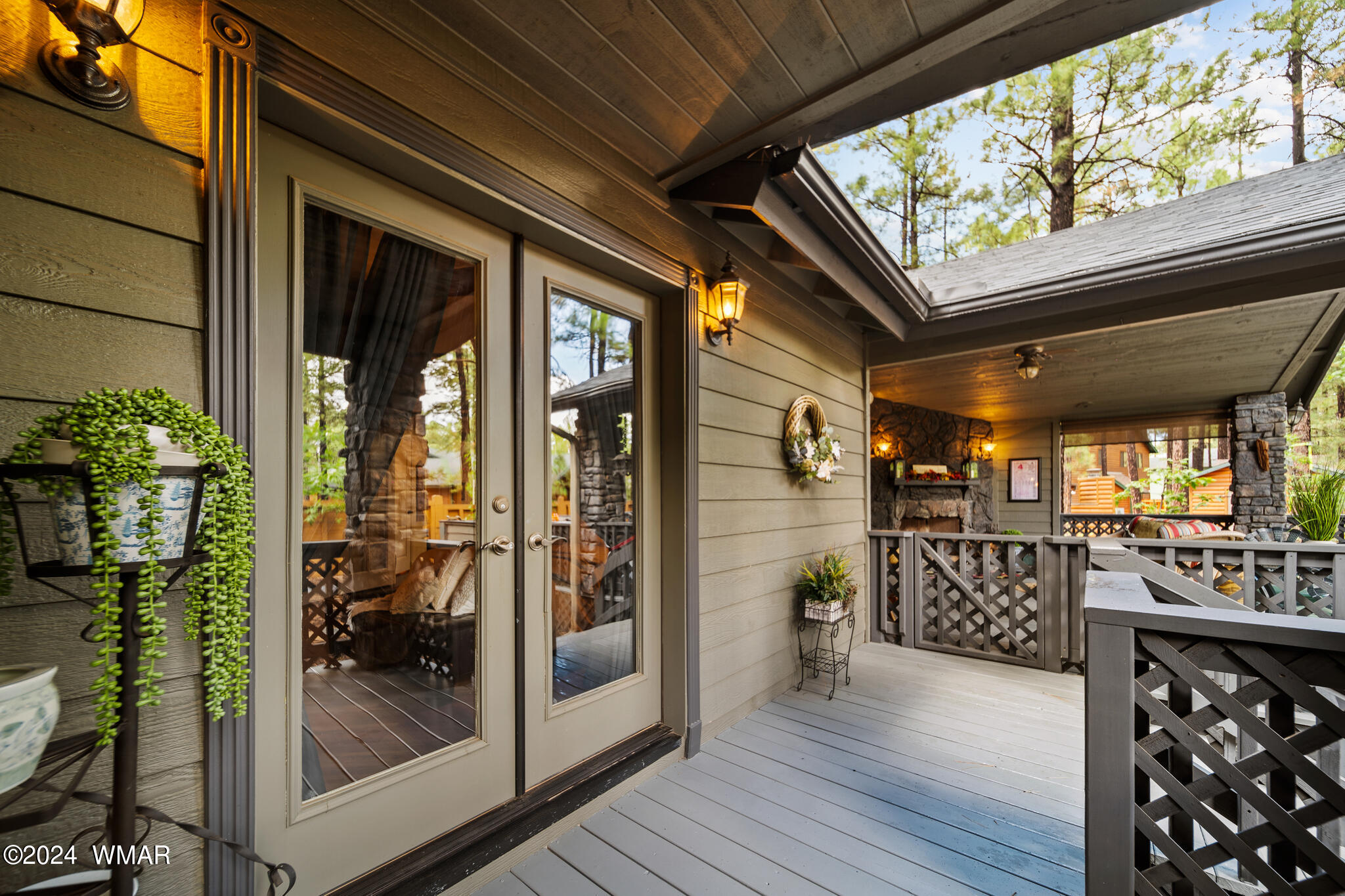 2595 Timber Ridge Lane Pinetop, AZ 85935 - Photo 33 of 77 Back Deck