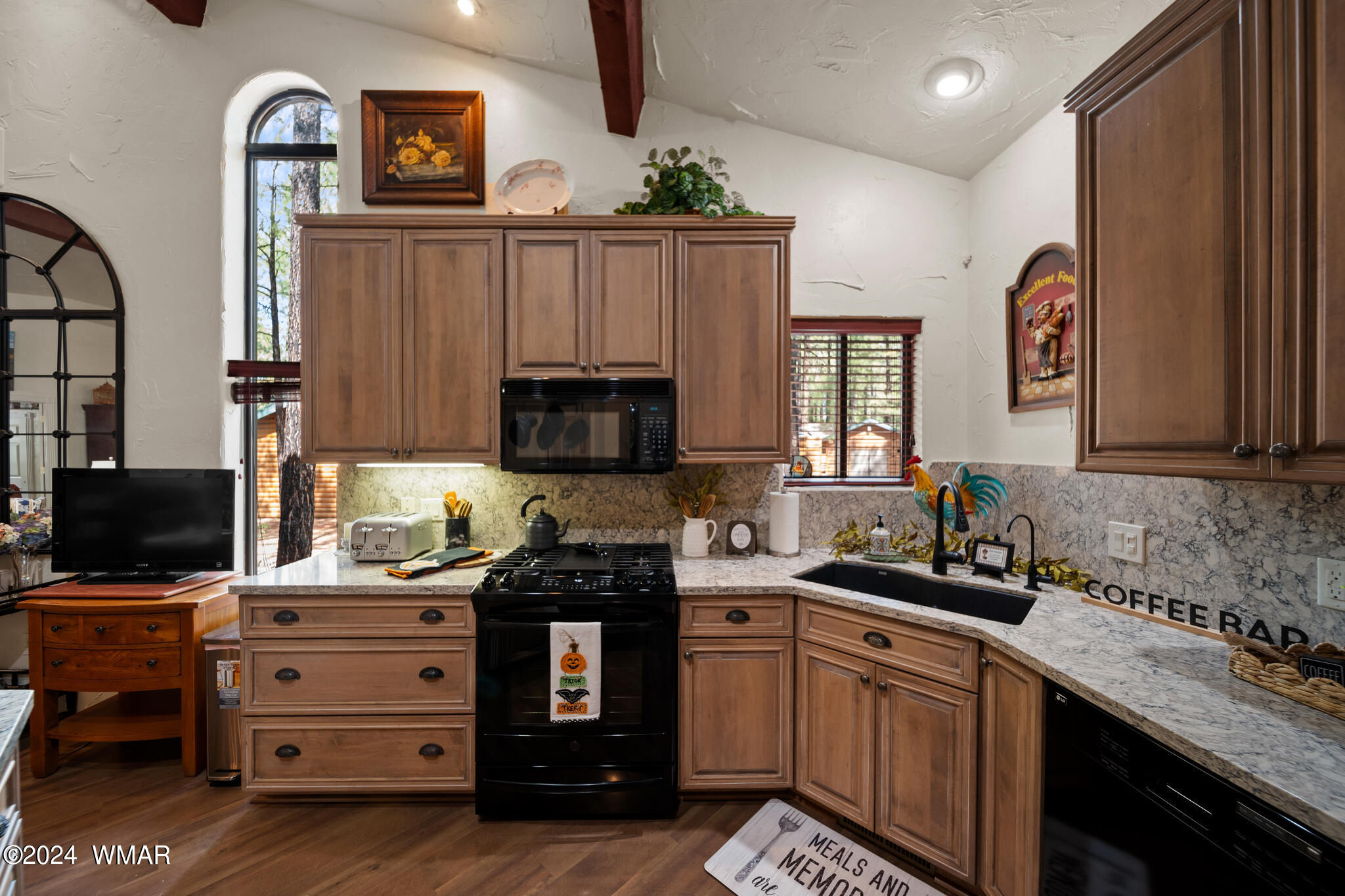 2595 Timber Ridge Lane Pinetop, AZ 85935 - Photo 48 of 77 Kitchen