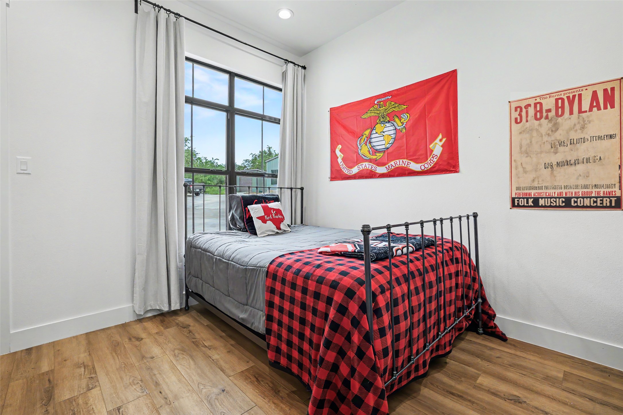 7670 Shiny Top Ranch Lane Salado, TX 76571 - Photo 27 of 40 a bedroom with bed and a window