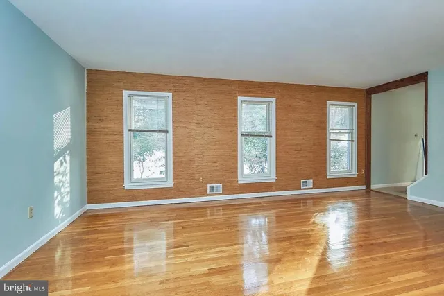 $4,500 | 11312 Myrtle Lane, Reston, VA 20191