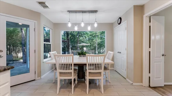 $650,000 | 10 Owls Cove Place, The Woodlands, TX 77382