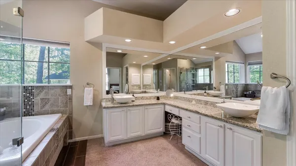 $650,000 | 10 Owls Cove Place, The Woodlands, TX 77382