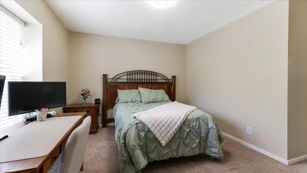 $650,000 | 10 Owls Cove Place, The Woodlands, TX 77382
