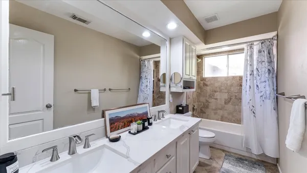 $650,000 | 10 Owls Cove Place, The Woodlands, TX 77382