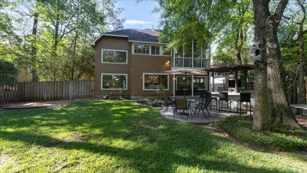 $650,000 | 10 Owls Cove Place, The Woodlands, TX 77382