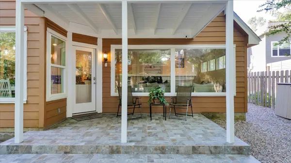 $650,000 | 10 Owls Cove Place, The Woodlands, TX 77382