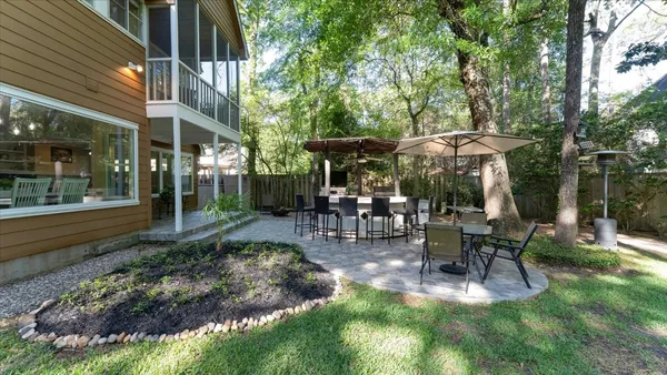 $650,000 | 10 Owls Cove Place, The Woodlands, TX 77382