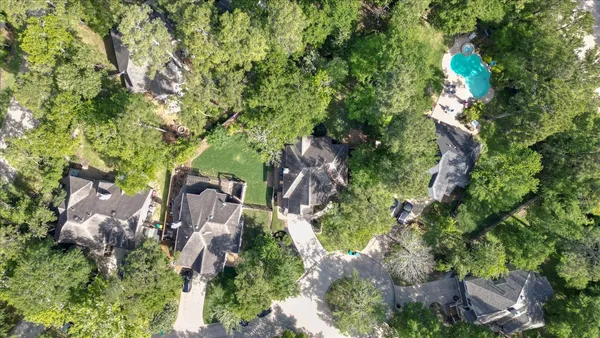 $650,000 | 10 Owls Cove Place, The Woodlands, TX 77382