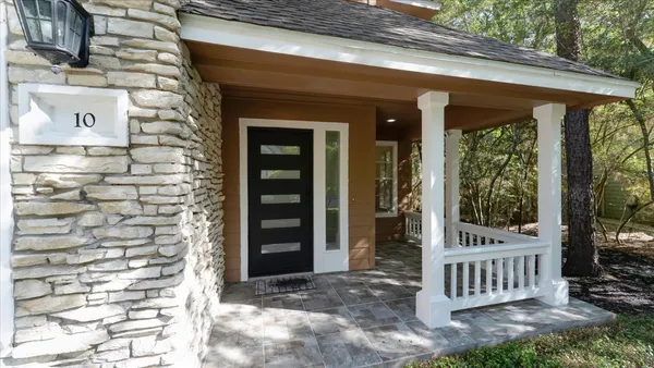 $650,000 | 10 Owls Cove Place, The Woodlands, TX 77382