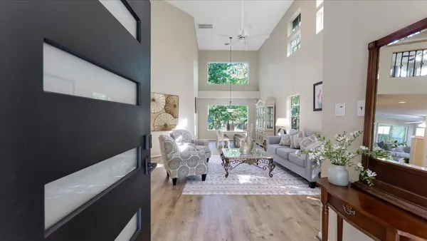 $650,000 | 10 Owls Cove Place, The Woodlands, TX 77382