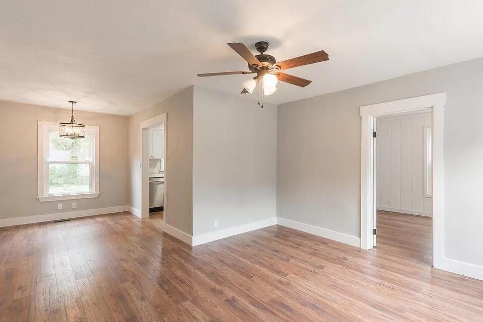114 North Moore Road Chattanooga, TN 37411 - Photo 3 of 17 3