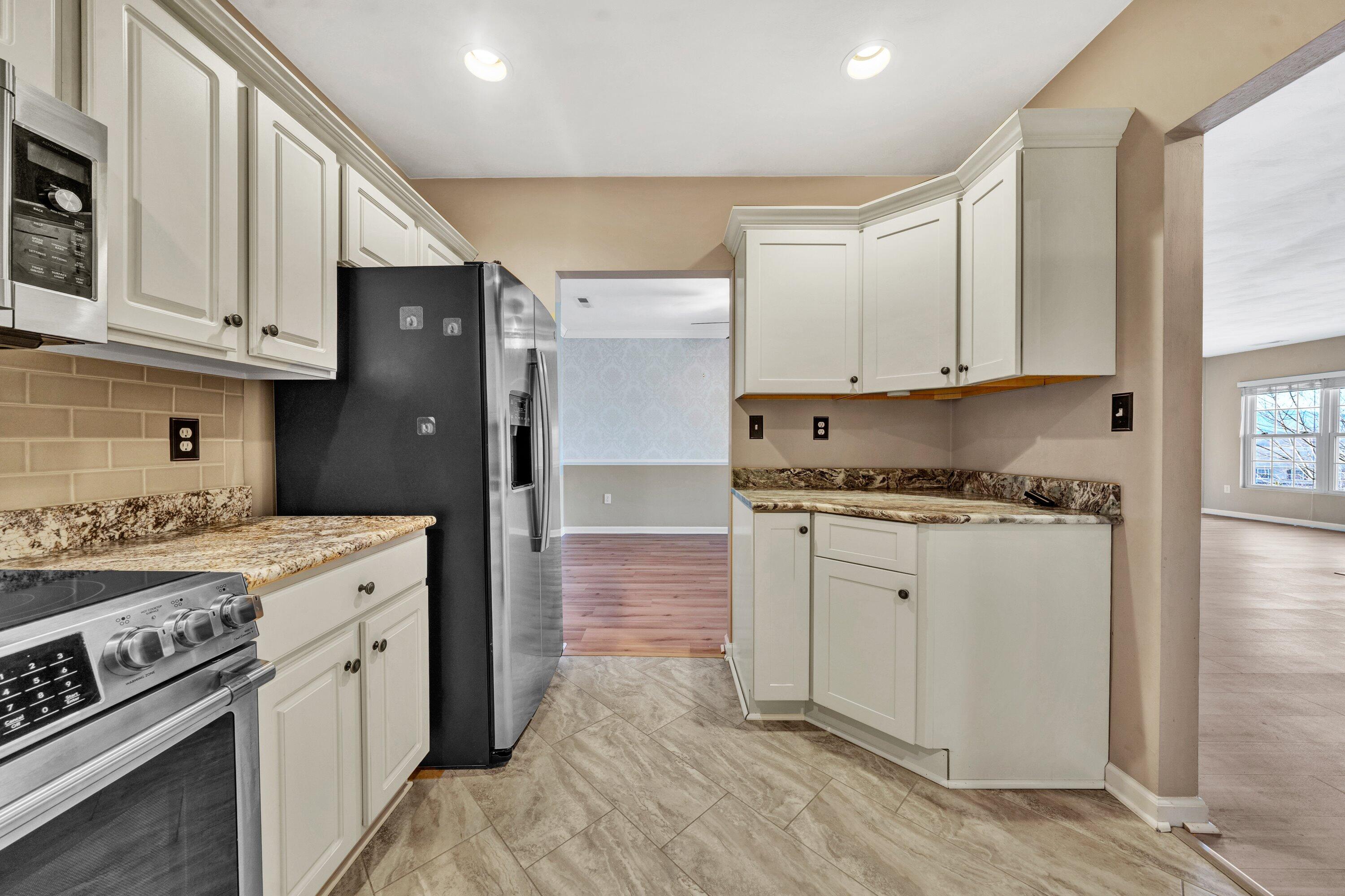 4438 Pheasant Ridge Road, Unit 206 Roanoke, VA 24014 - Photo 14 of 46 14-DSC00154