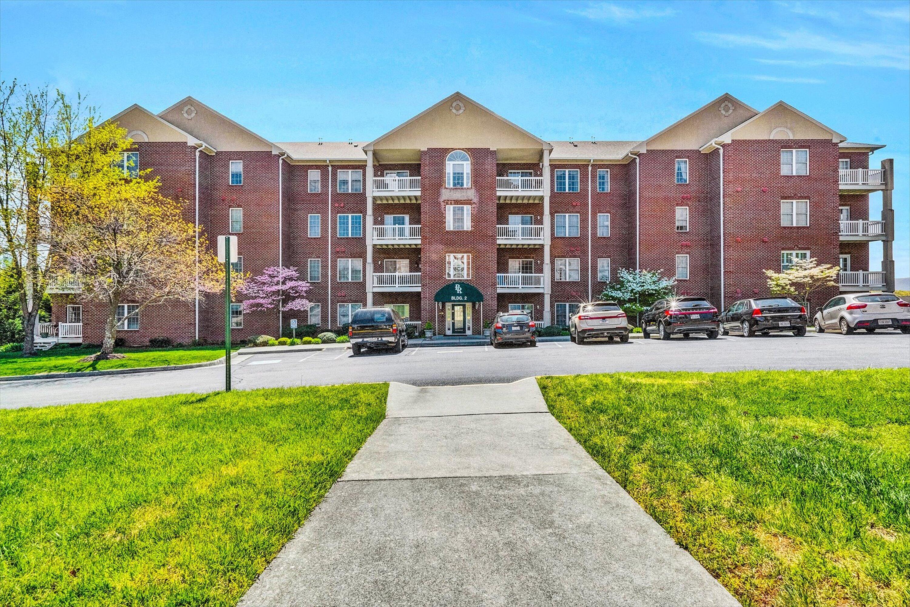 4438 Pheasant Ridge Road, Unit 206 Roanoke, VA 24014 - Photo 3 of 46 03-01-DSC9514