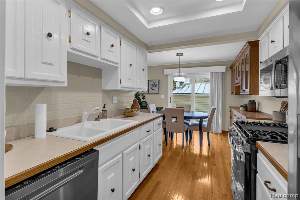 745 Oak Brook Ridge Drive Rochester Hills, MI 48307 - Photo 8 of 34
