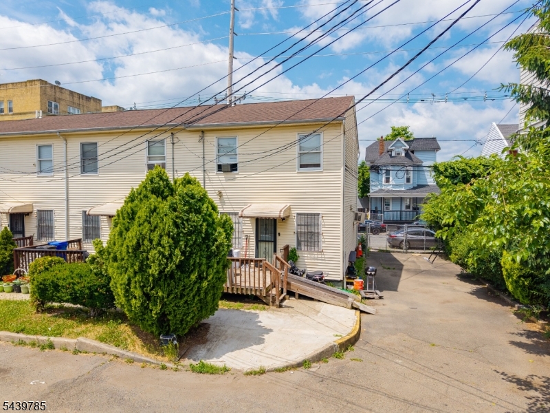 265 Rosa Parks Boulevard Paterson, NJ 07501 - Photo 20 of 31