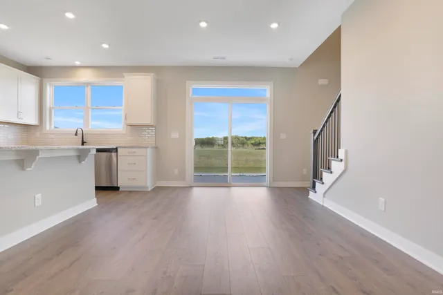 $429,800 | 5110 Goldfinch Drive, Evansville, IN 47725