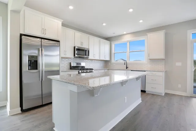 $429,800 | 5110 Goldfinch Drive, Evansville, IN 47725