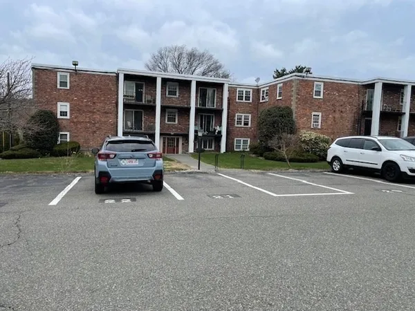 $1,600 | 808 Willard Street, Unit F3, Quincy, MA 02169
