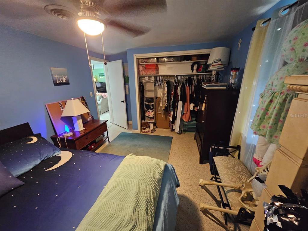 1041 Porpoise Road Venice, FL 34293 - Photo 14 of 38 Gallery Image 14