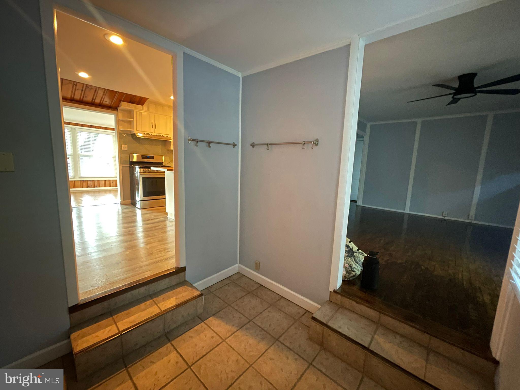 895 Lower Ferry Road Ewing, NJ 08628 - Photo 3 of 25