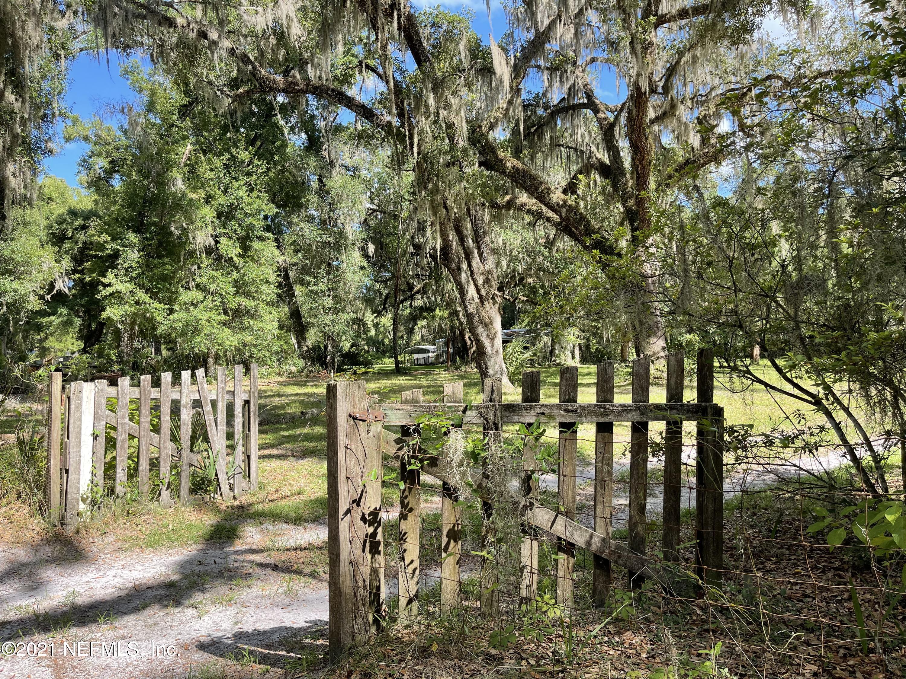 437 East End Road San Mateo, FL 32187 - Photo 59 of 60 4B3A2162-EF3C-4236-85F3-D3384A283C8C